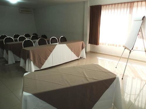 Hotel Suites Del Real Zapopan Esterno foto